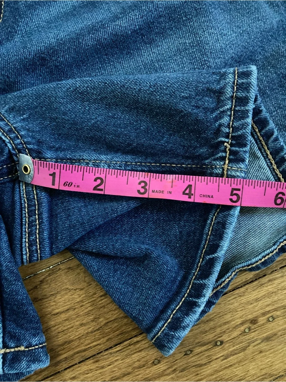 American Eagle Curvy High Rise Strigid Baggy 90’s Jean Short